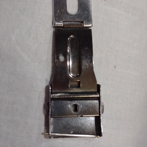 Structure Men's Chronograph watch .. selling as is needs Battery and band - Picture 9 of 11